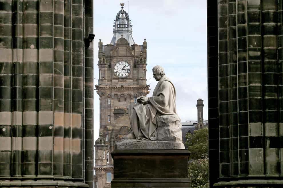 Sir Walter Scott statue