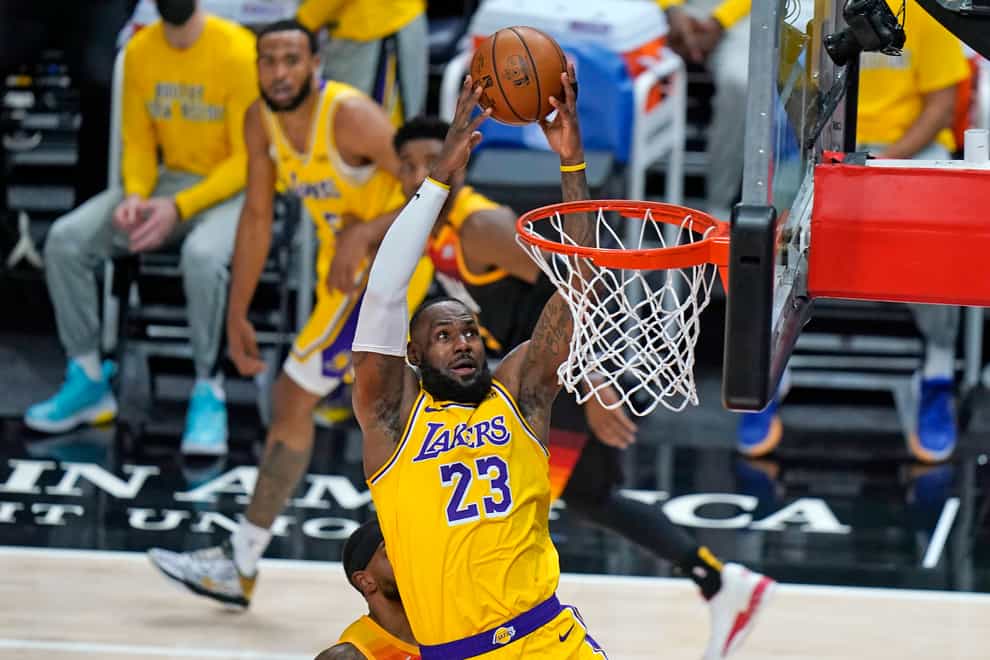 Los Angeles Lakers forward LeBron James top-scored with 19 points against Golden State Warriors