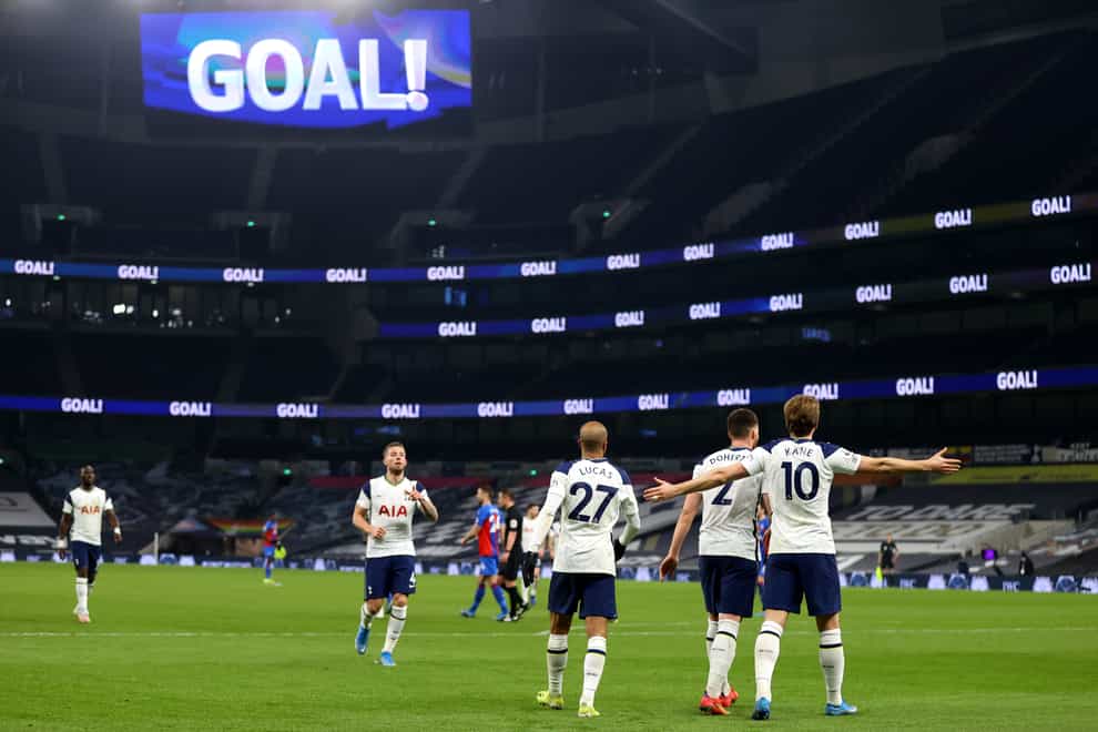 Tottenham made it three wins in a row with a 4-1 victory over Crystal Palace
