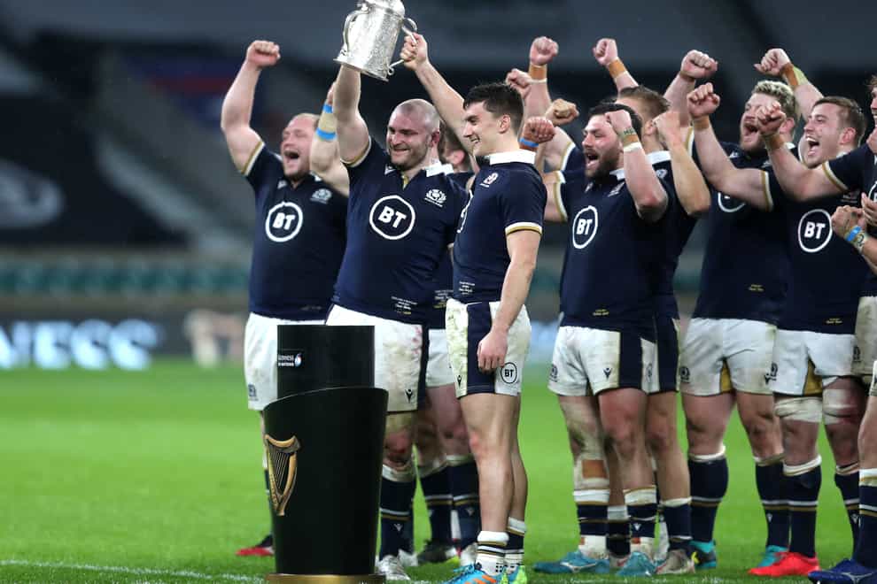 Dave Cherry (second left) celebrates with the Calcutta Cup