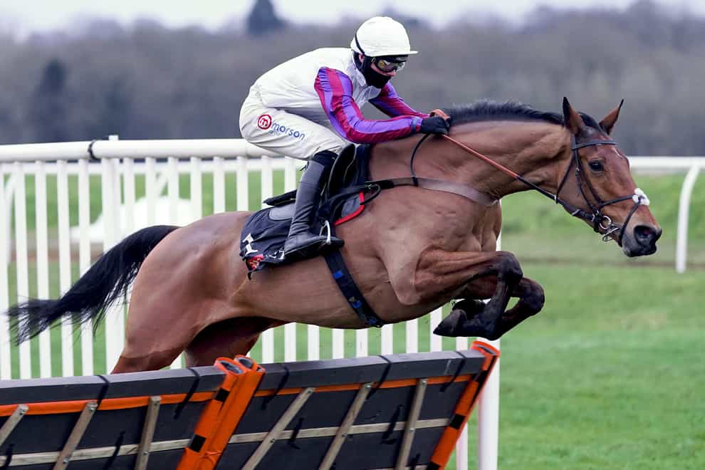 Bravemansgame on his way to Challow Hurdle glory