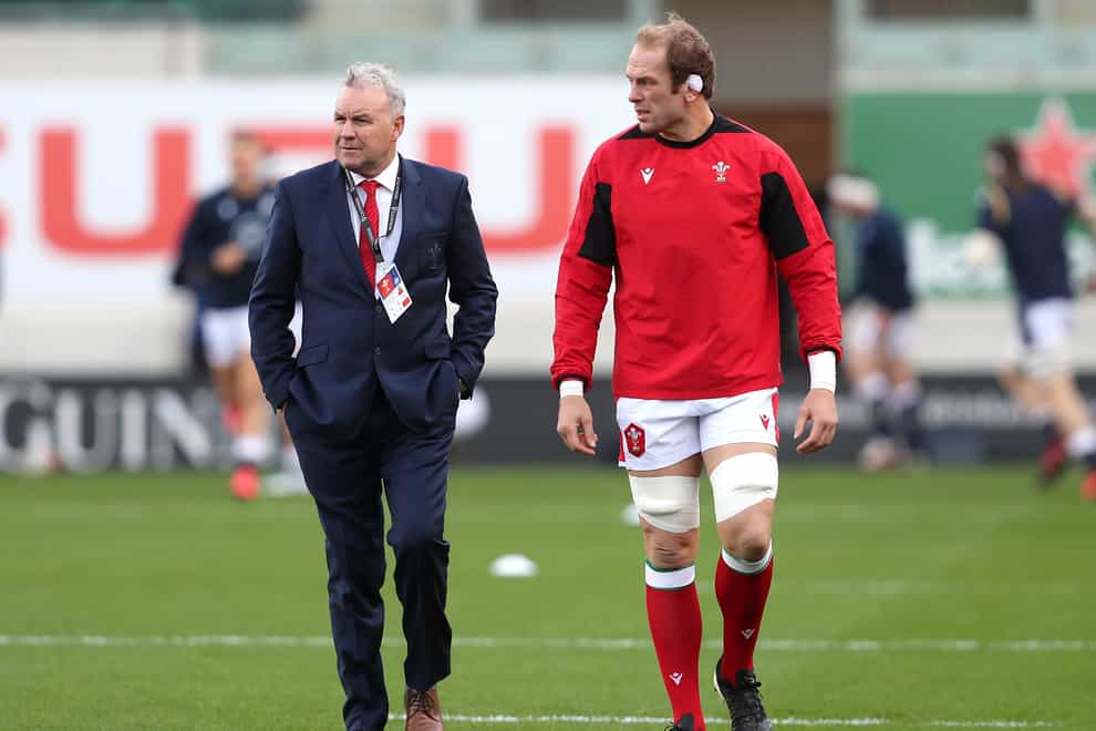 Wales head coach Wayne Pivac (left) and captain Alun Wyn Jones