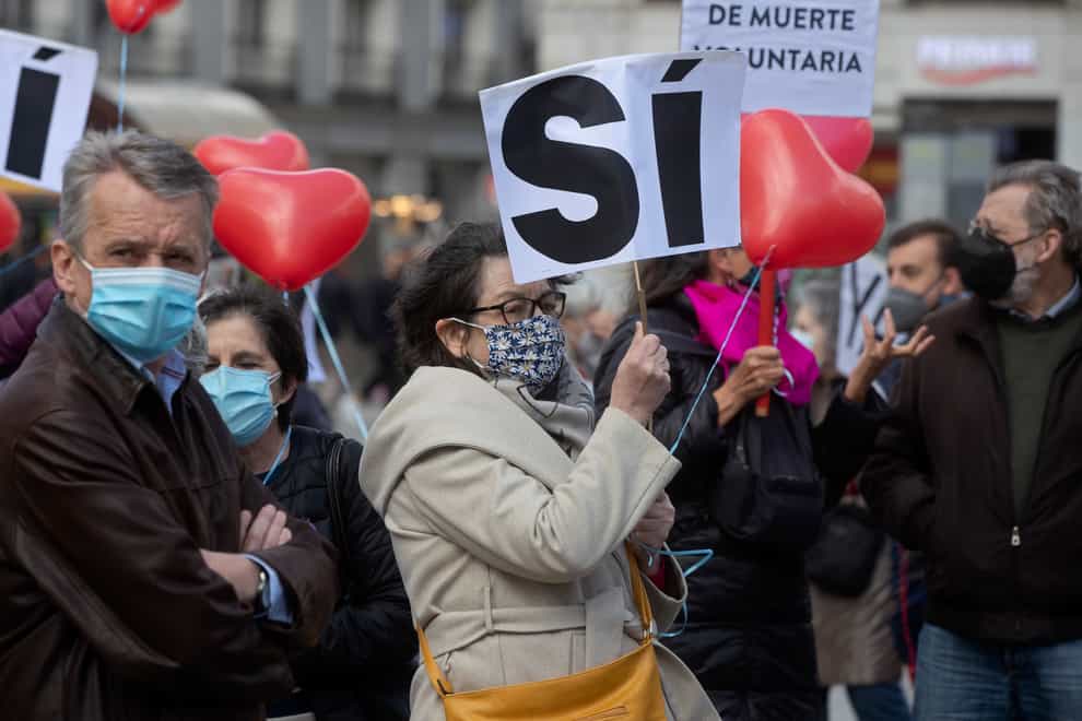 Pro-euthanasia protesters demonstrate in Madrid
