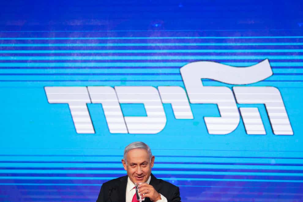 Israeli prime minister Benjamin Netanyahu drinks water (Ariel Schalit/AP)