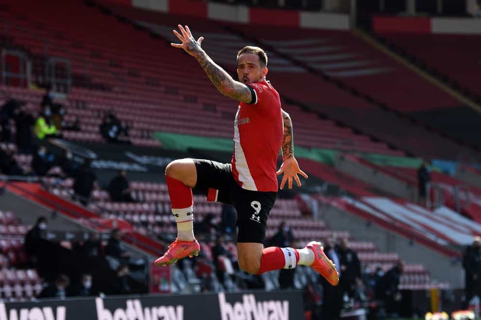 Danny Ings celebrates Southampton's equaliser against Burnley en route to a 3-2 comeback win