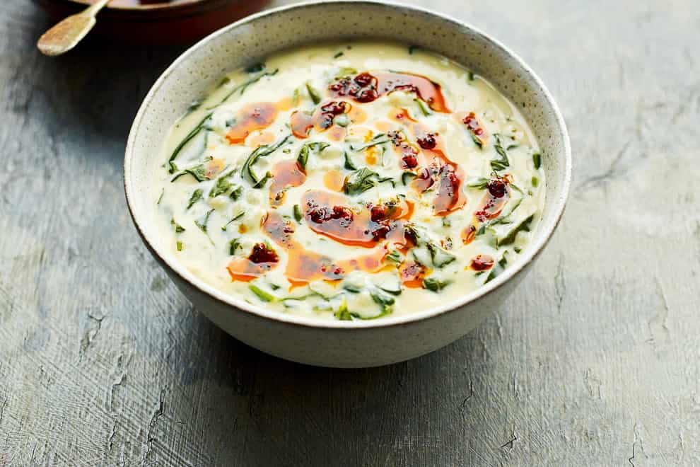 Yoghurt and spinach soup