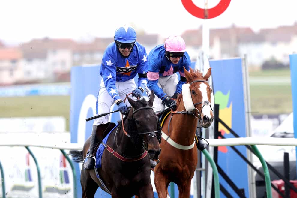 Mighty Thunder (left) gets up to win the Scottish Grand National at Ayr
