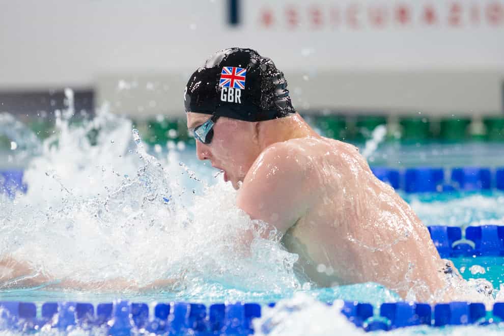 Duncan Scott roars to victory in the men's 200m freestyle