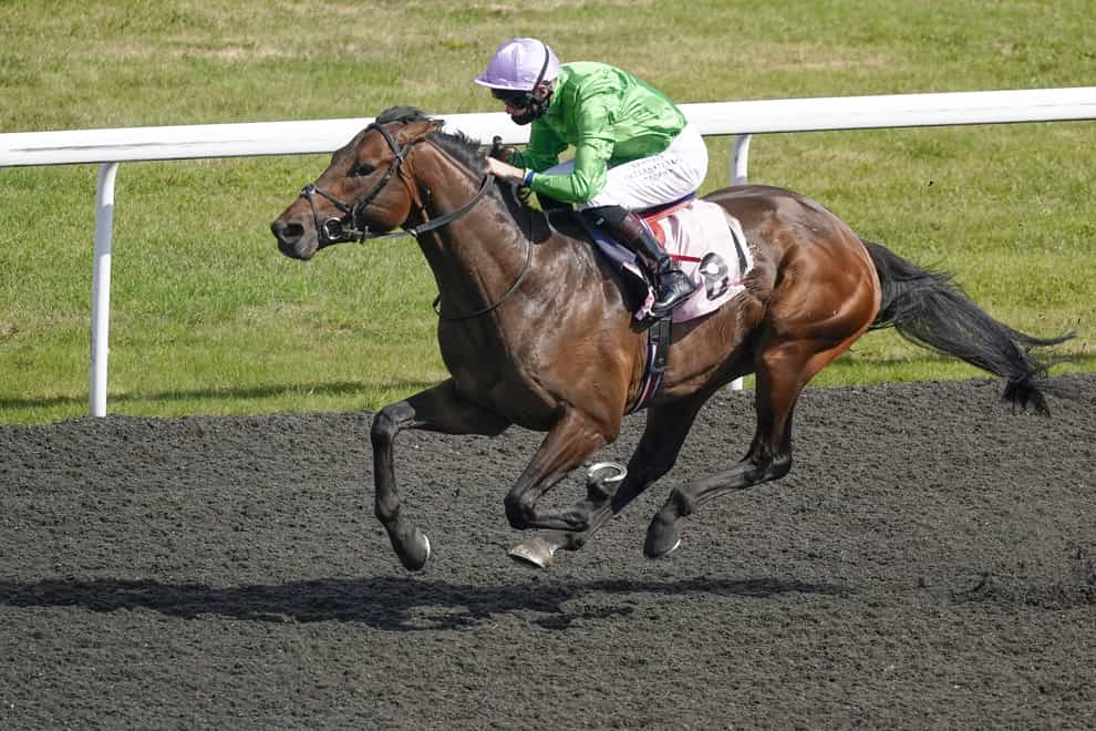 Uncle Bryn on his way to winning at Kempton