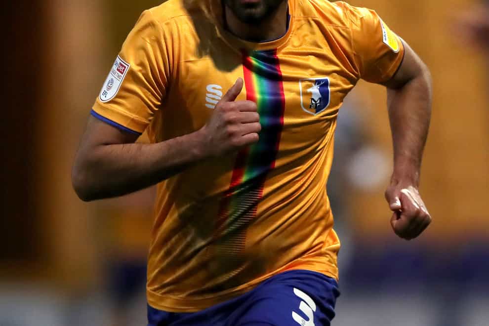 Mansfield defender Mal Benning is to leave the Stags after making over 250 appearances for them