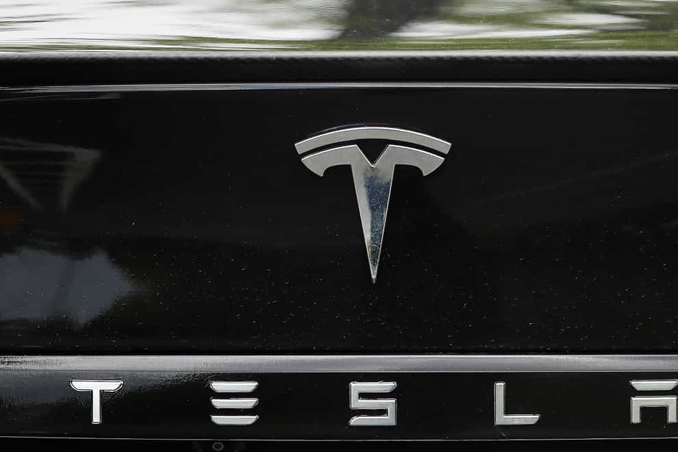 A Tesla car logo