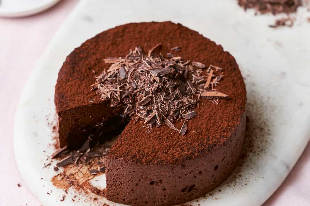 Flourless chocolate mousse cake