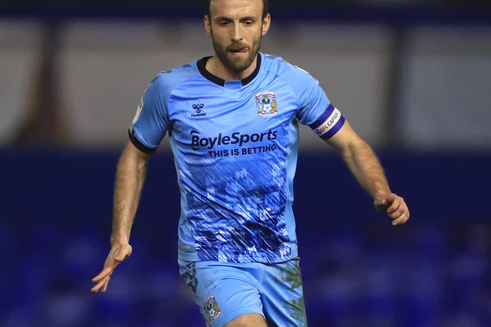 Coventry skipper Liam Kelly has signed a new contract with the Sky Bet Championship club