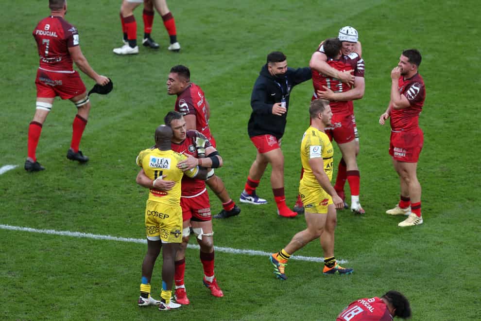 Toulouse players celebrate their victory over La Rochelle