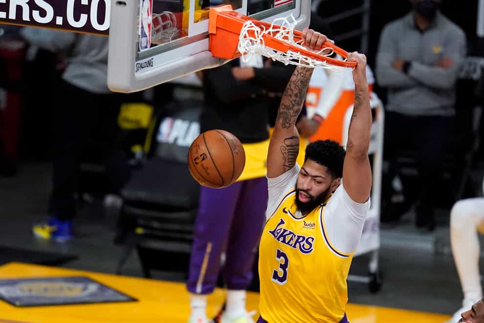 Los Angeles Lakers forward Anthony Davis dunks