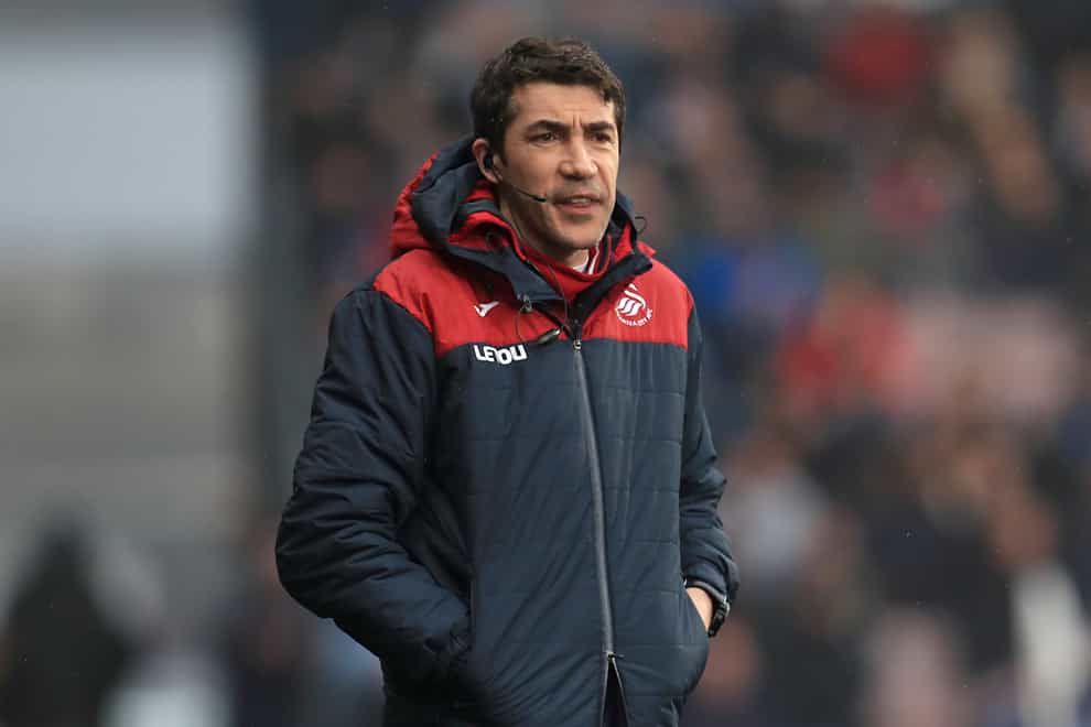 Bruno Lage on the touchline