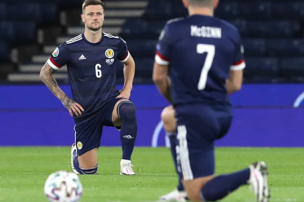 Scotland players take the knee
