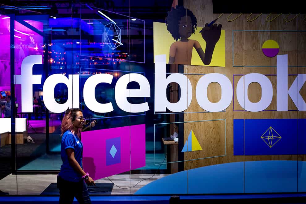 Facebook is launching podcasts and live audio streams in the US
