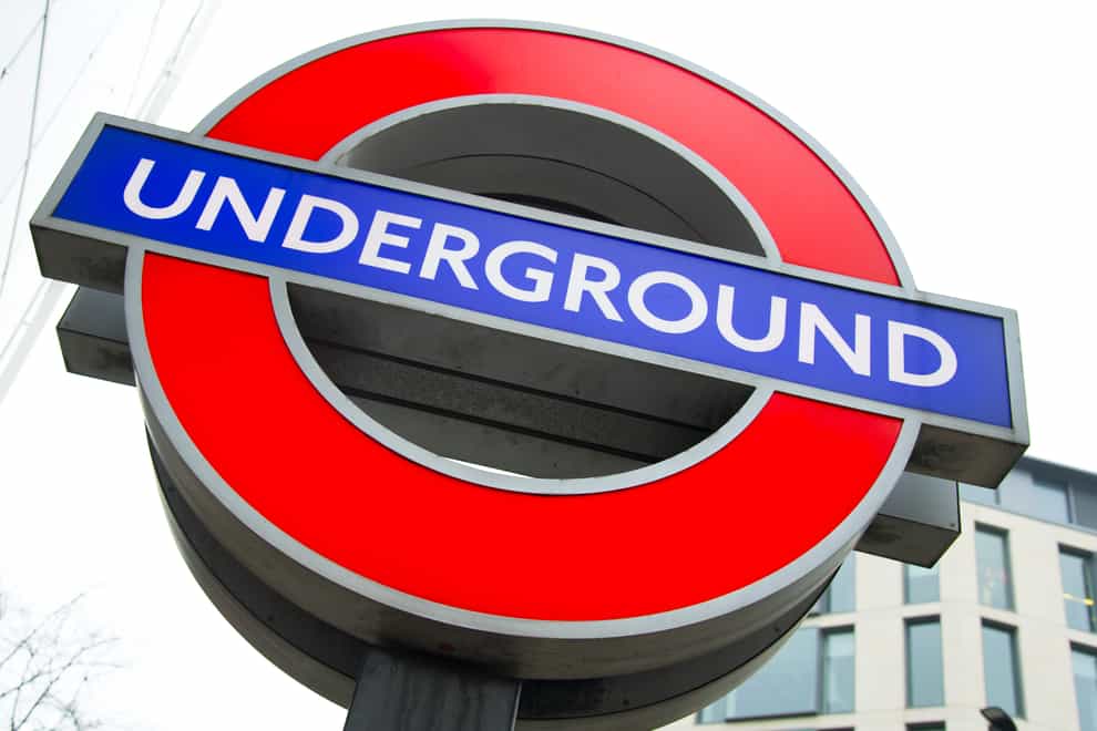 <p>A London Underground roundel</p>