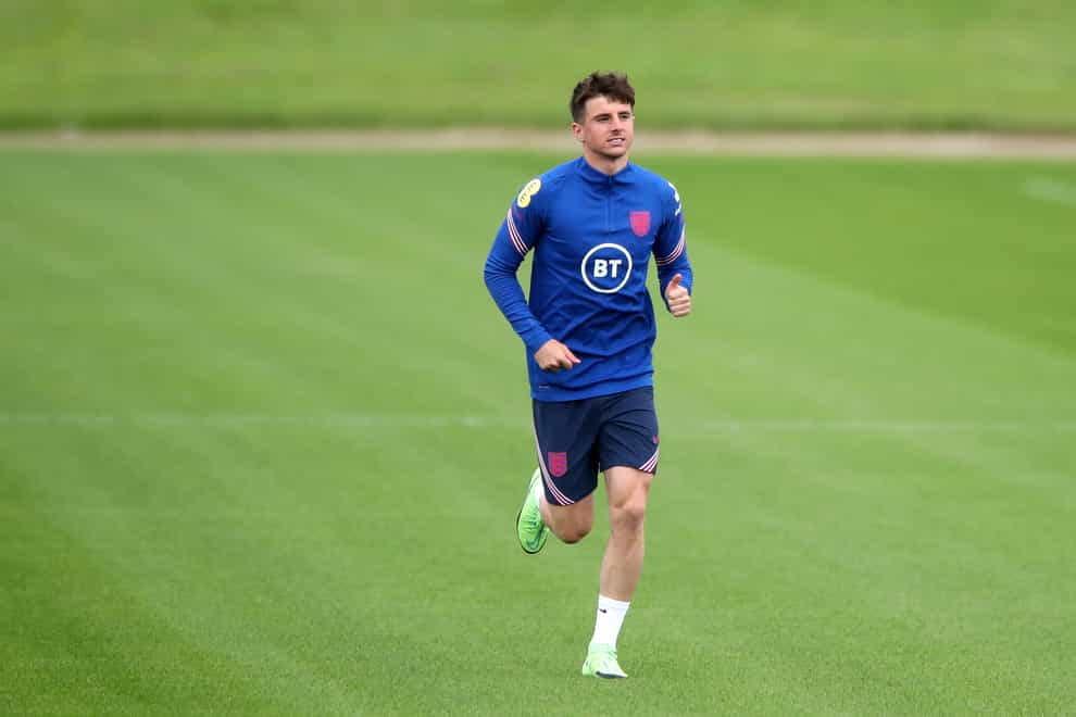 Mason Mount continues to work away from the main group