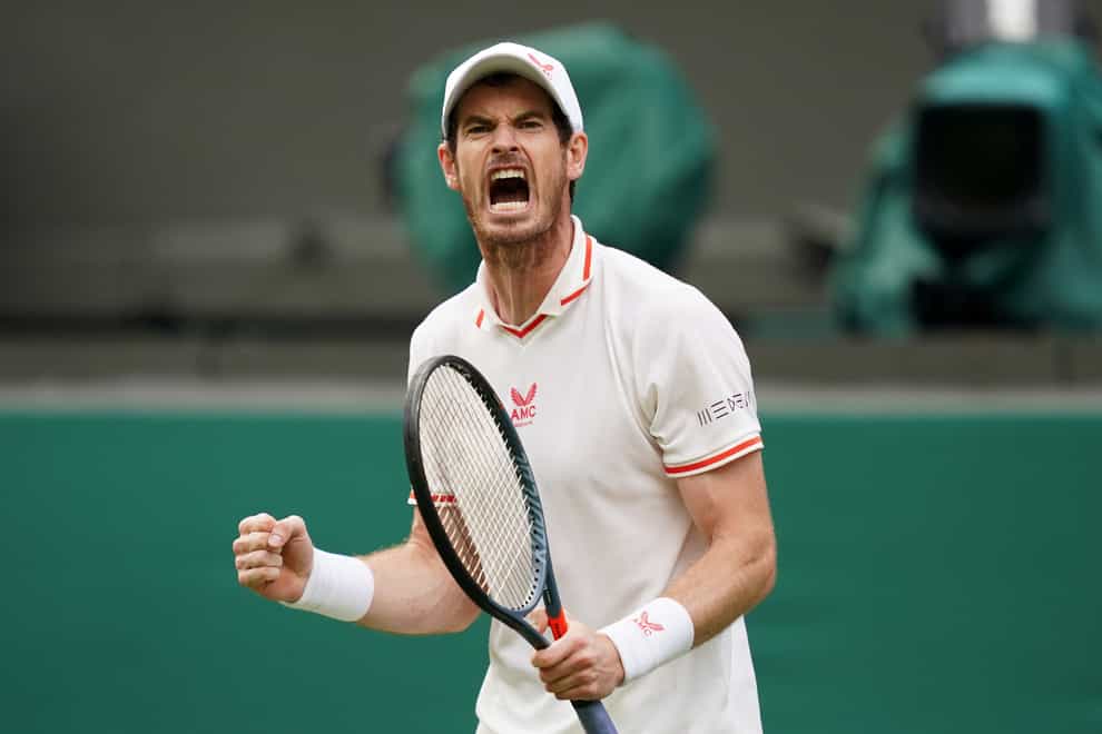 Andy Murray roars after taking the first set against Nikoloz Basilashvili