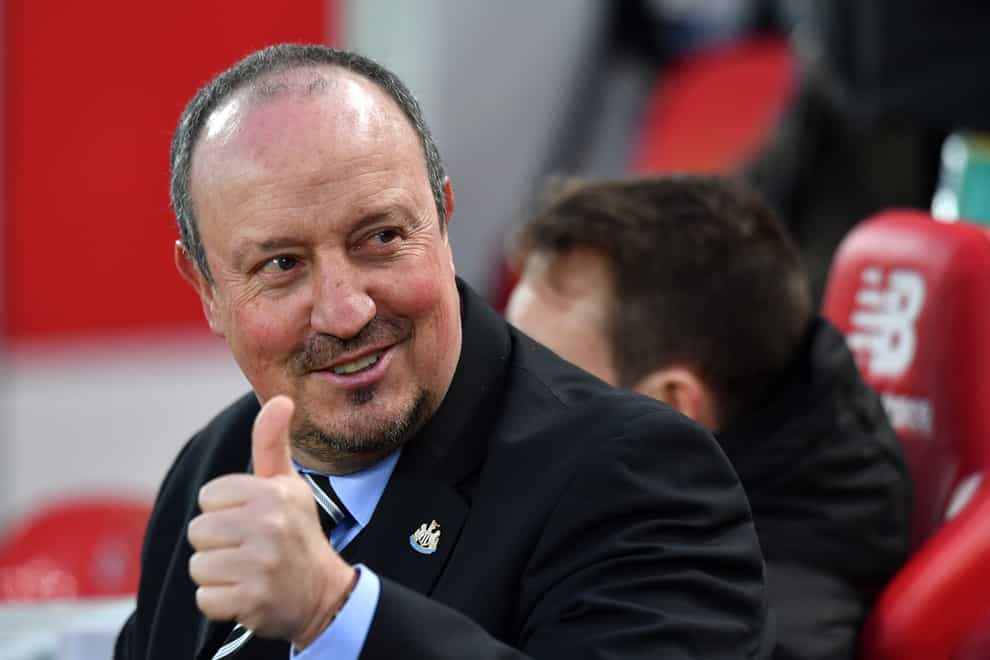 Rafael Benitez gives a thumbs up