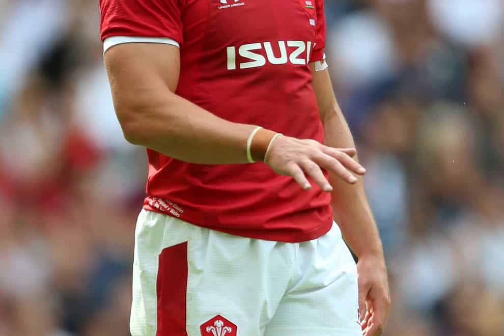 Wales centre Jonathan Davies in action