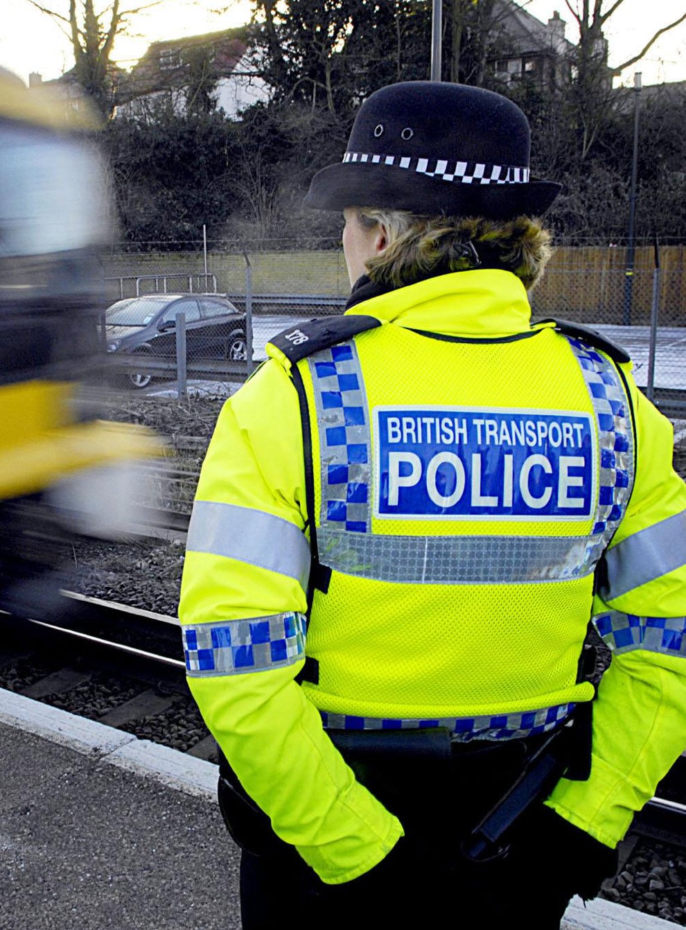 Mayor announces more police for London rail network