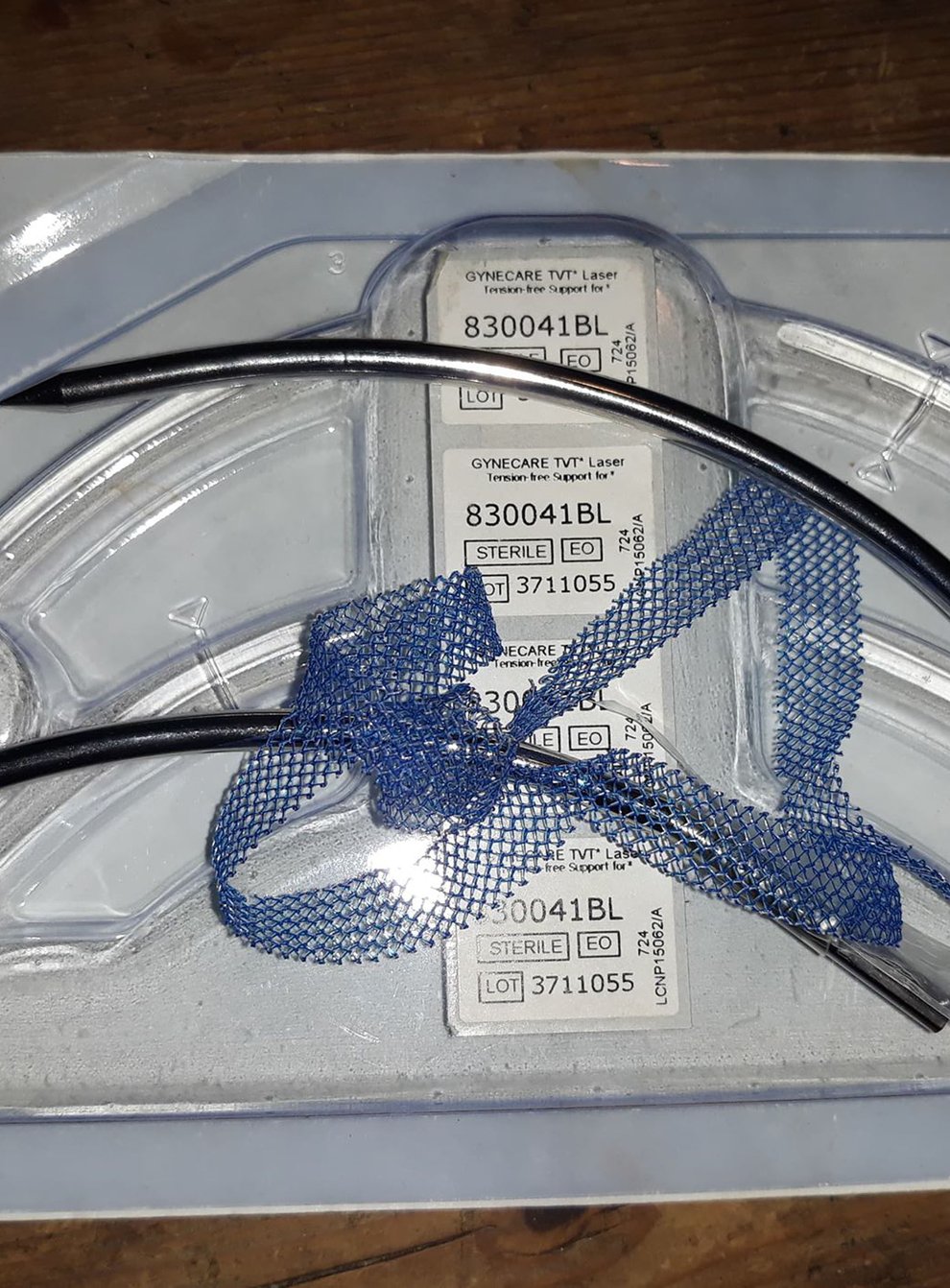 A surgical mesh kit