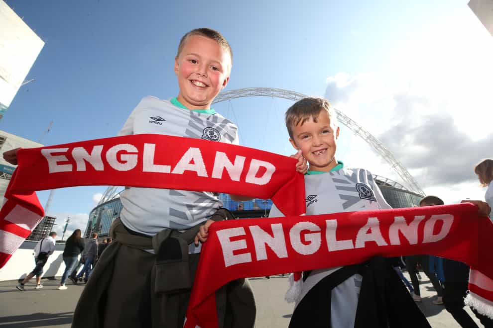 Young England fans