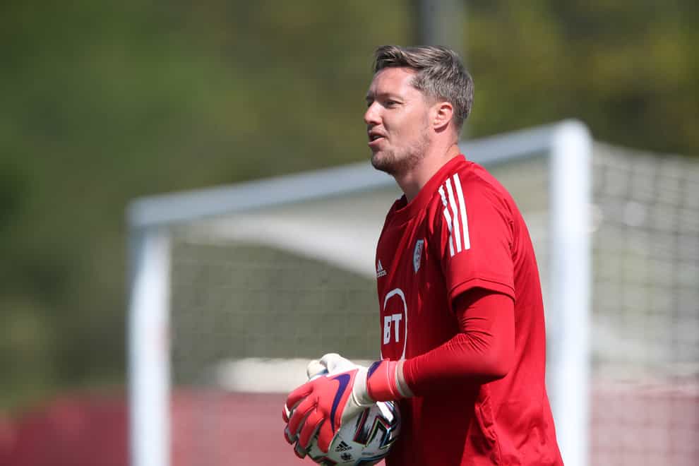 Wales goalkeeper Wayne Hennessey has signed a two-year deal with Burnley