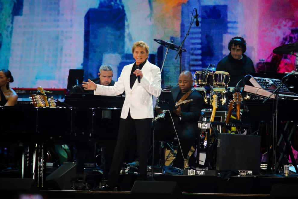 Barry Manilow performs at We Love NYC: The Homecoming Concert in Central Park (Andy Kropa/Invision/AP)