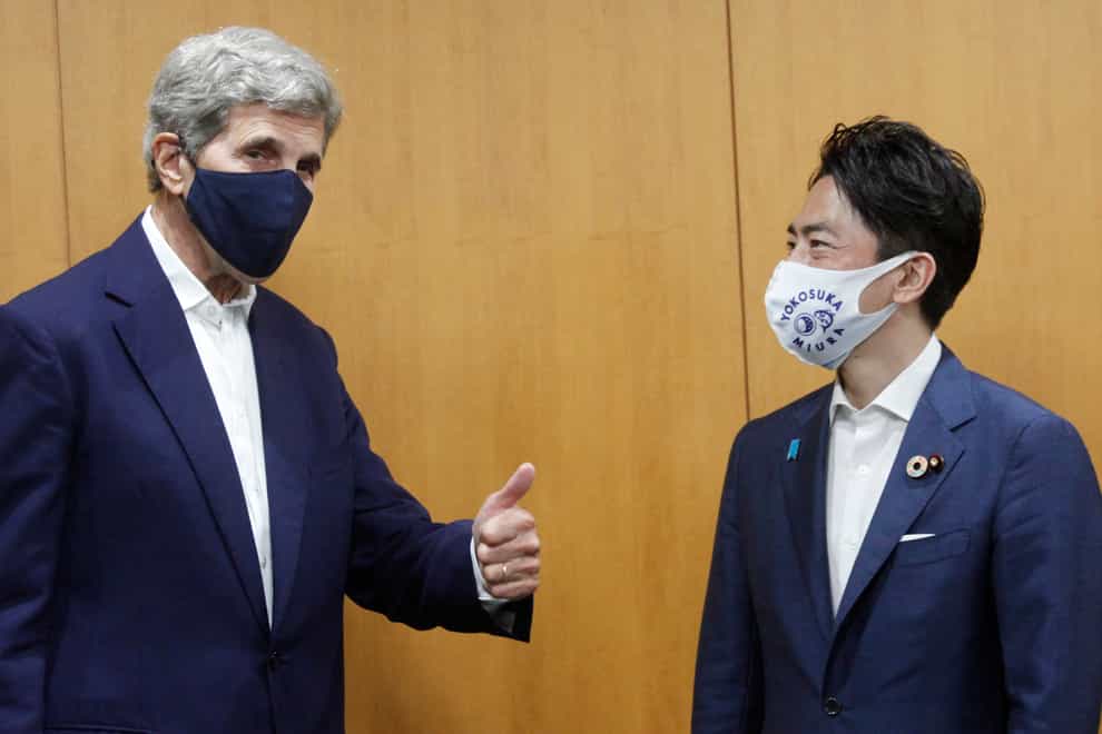 John Kerry and Japanese environment minister Shinjiro Koizumi (Pool/AP)