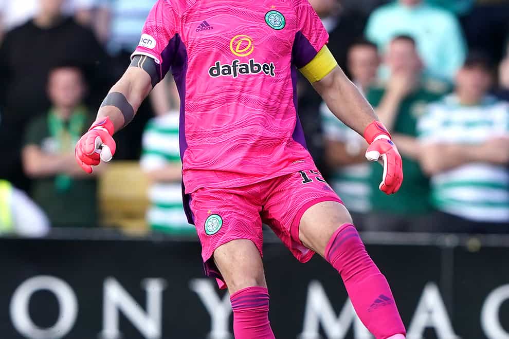 Celtic goalkeeper Joe Hart acknowledged the fans after defeat at Livingston (Andrew Milligan/PA)
