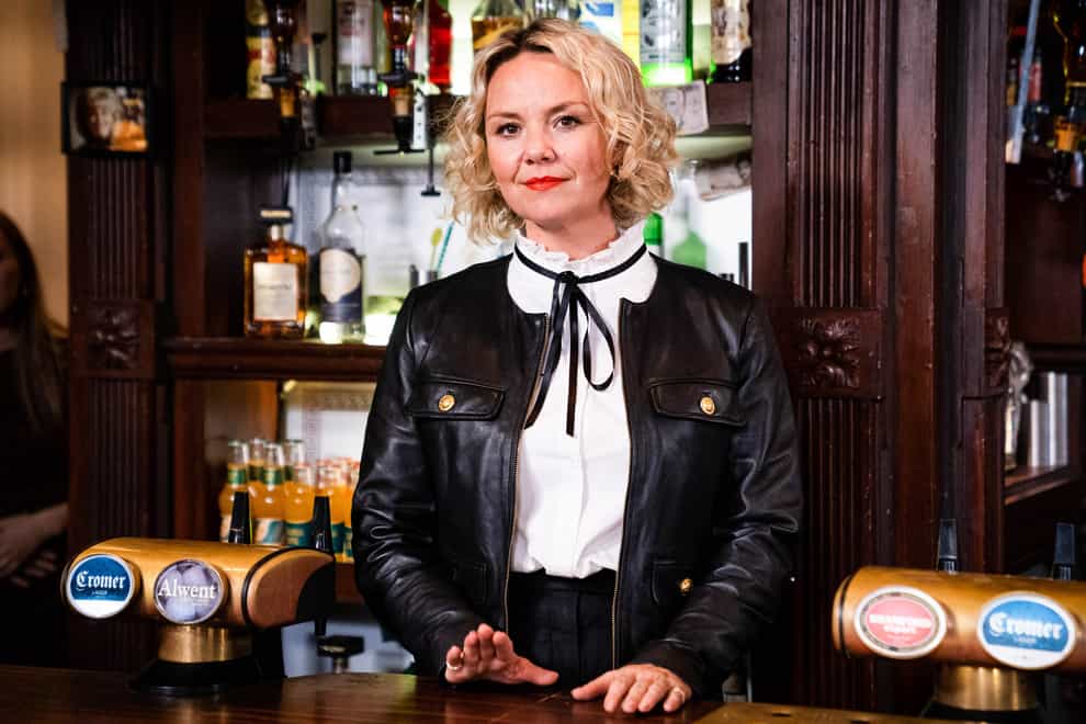 <p>EastEnders: Janine Butcher sets her sights on the Queen Vic</p>