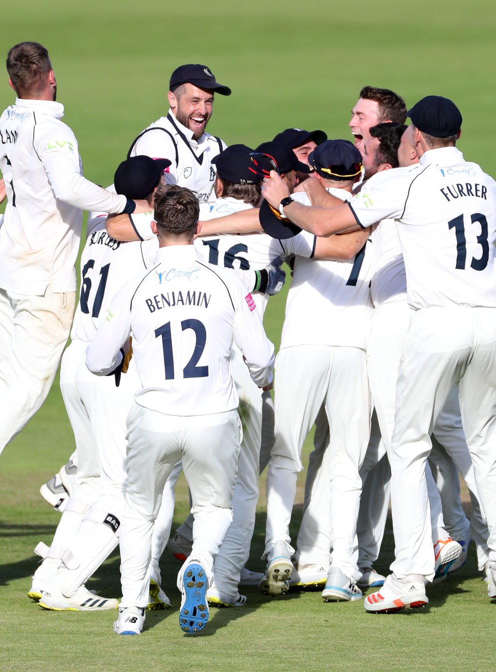 Warwickshire finished off Somerset in ruthless fashion to claim the LV= Insurance County Championship title (Bradley Collyer/PA)