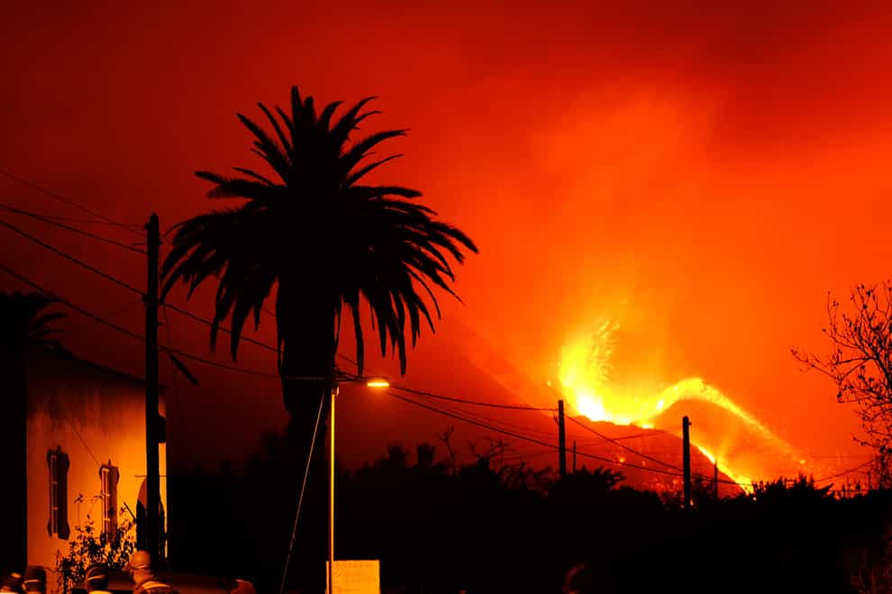 The volcano spews out lava on the Canary island of La Palma (Daniel Roca/AP)