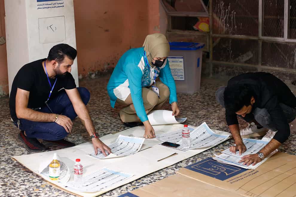 Election workers in Iraq (AP)