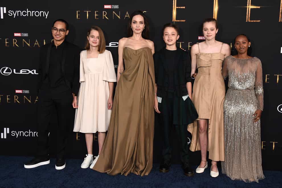 From left, Maddox Jolie-Pitt, Vivienne Jolie-Pitt, Angelina Jolie, Knox Jolie-Pitt, Shiloh Jolie-Pitt, and Zahara Jolie-Pitt (Jordan Strauss/AP)