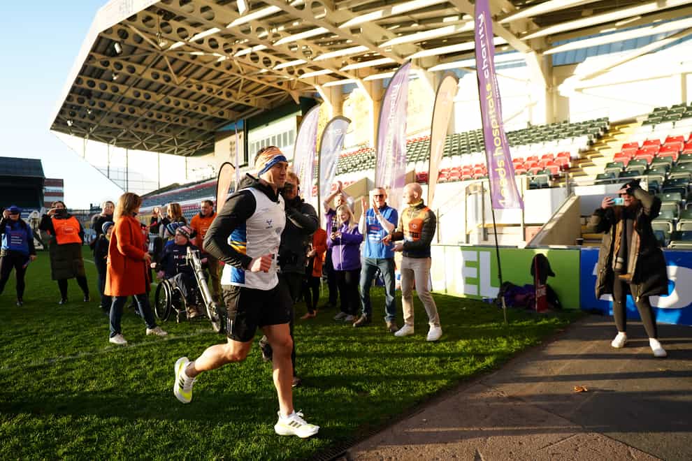 Kevin Sinfield starting the Extra Mile Challenge from the Mattioli Woods Welford Road Stadium in Leicester to Leeds. Picture date: Monday November 22, 2021.