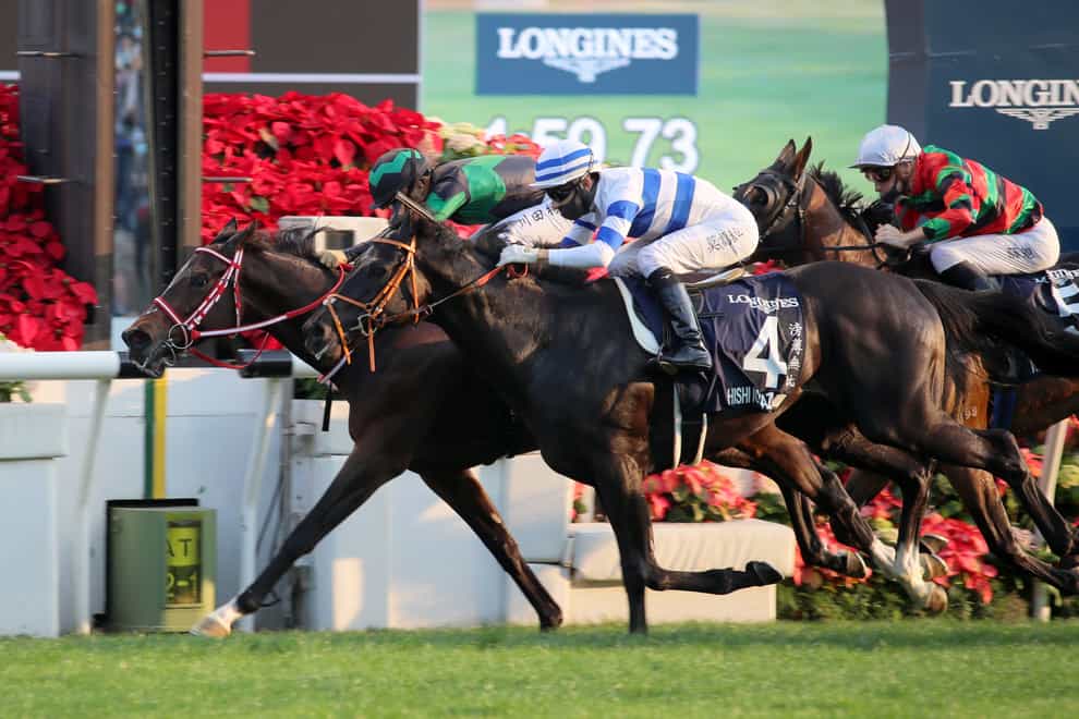 Loves Only You edged victory in the Hong Kong Cup (HKJC)