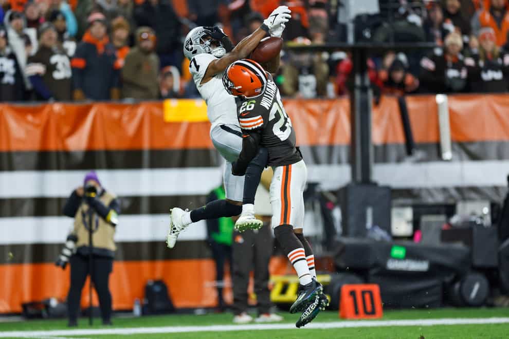 Cleveland Browns cornerback Greedy Williams breaks up a pass intended for Las Vegas Raiders wide receiver Zay Jones (AP/Ron Schwane)
