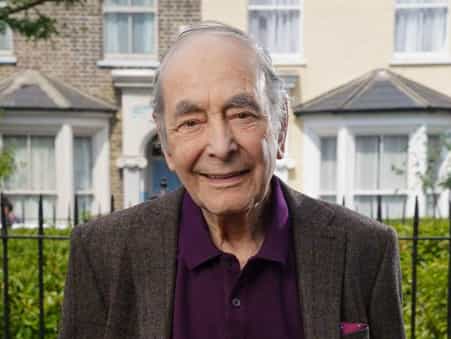 <p>Leonard Fenton who played Dr Legg in EastEnders has died aged 95</p>