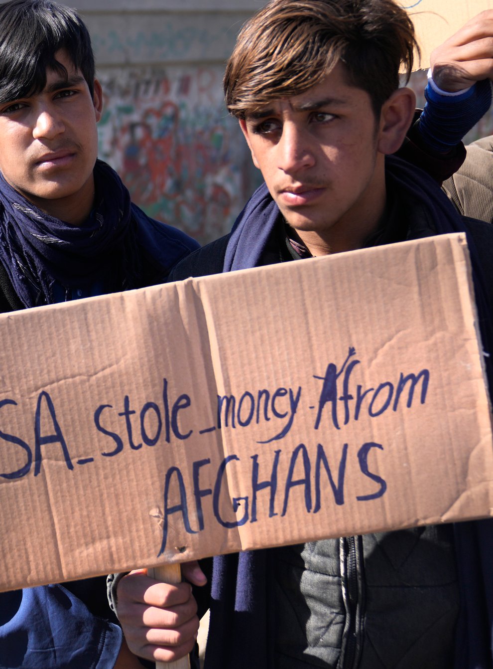 Afghan protesters (AP)
