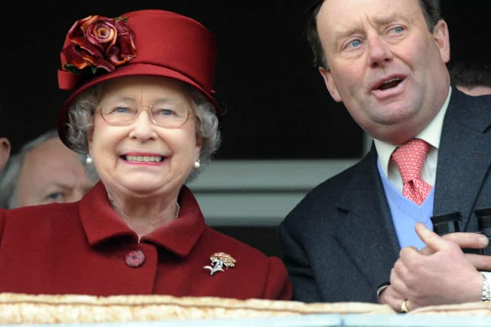 Queen Elizabeth II with Nicky Henderson (Barry Batchelor/PA)