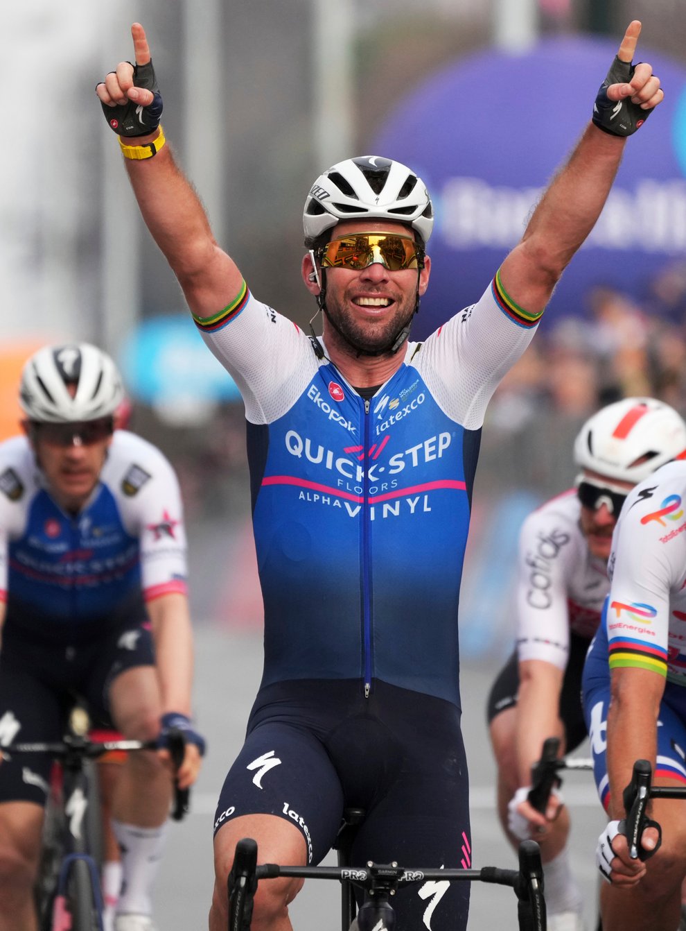 Mark Cavendish celebrates winning Milano-Torino (Gian Mattia D’Alberto/AP)