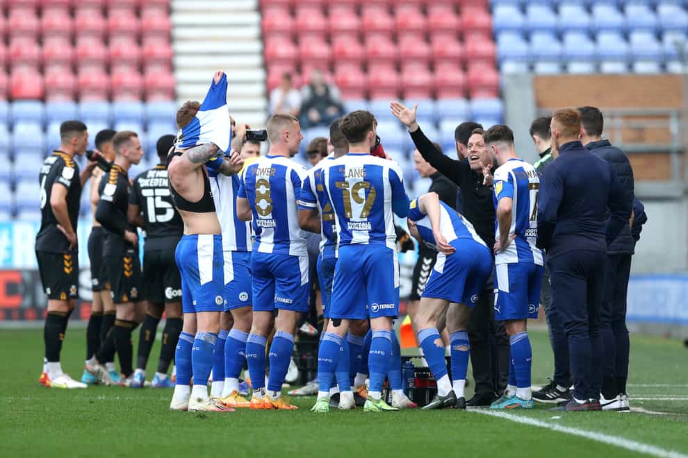 Wigan manager Leam Richardson instructs his players (Barrington Coombs/PA)