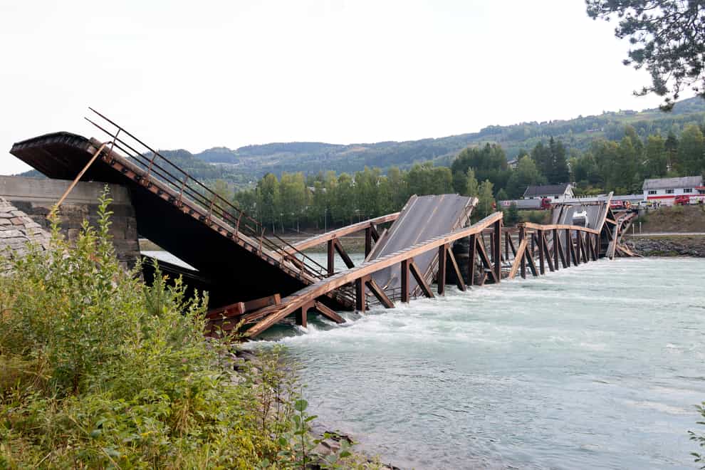 The bridge collapsed in Norway (Geir Olsen/NTB Scanpix/AP)