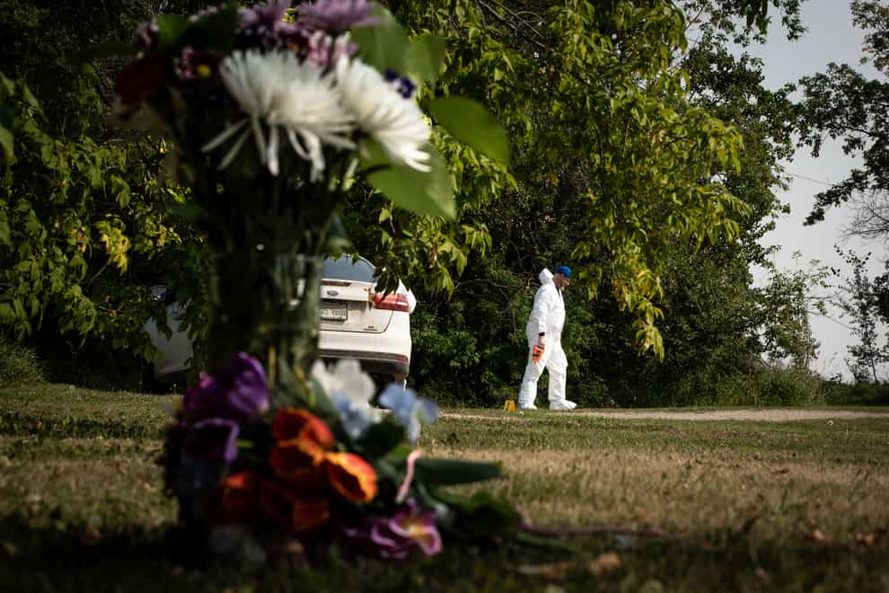 Canadian police are hunting for the remaining suspect over the fatal stabbings of 10 people in an indigenous community and a nearby town in Saskatchewan after finding the body of his brother amid a massive manhunt for the pair (Robert Bumsted/AP)