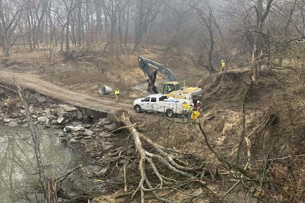 An oil spill in a creek in northeastern Kansas shut down a major pipeline that carries oil from Canada to the Texas Gulf Coast (AP/PA)
